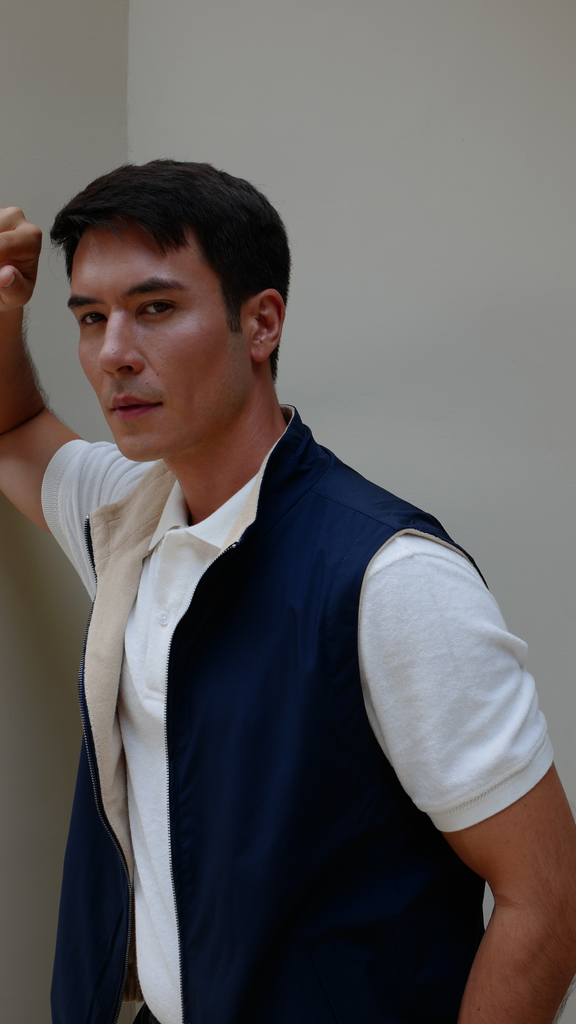 Men's reversible terry vest featuring a soft texture and two stylish color options